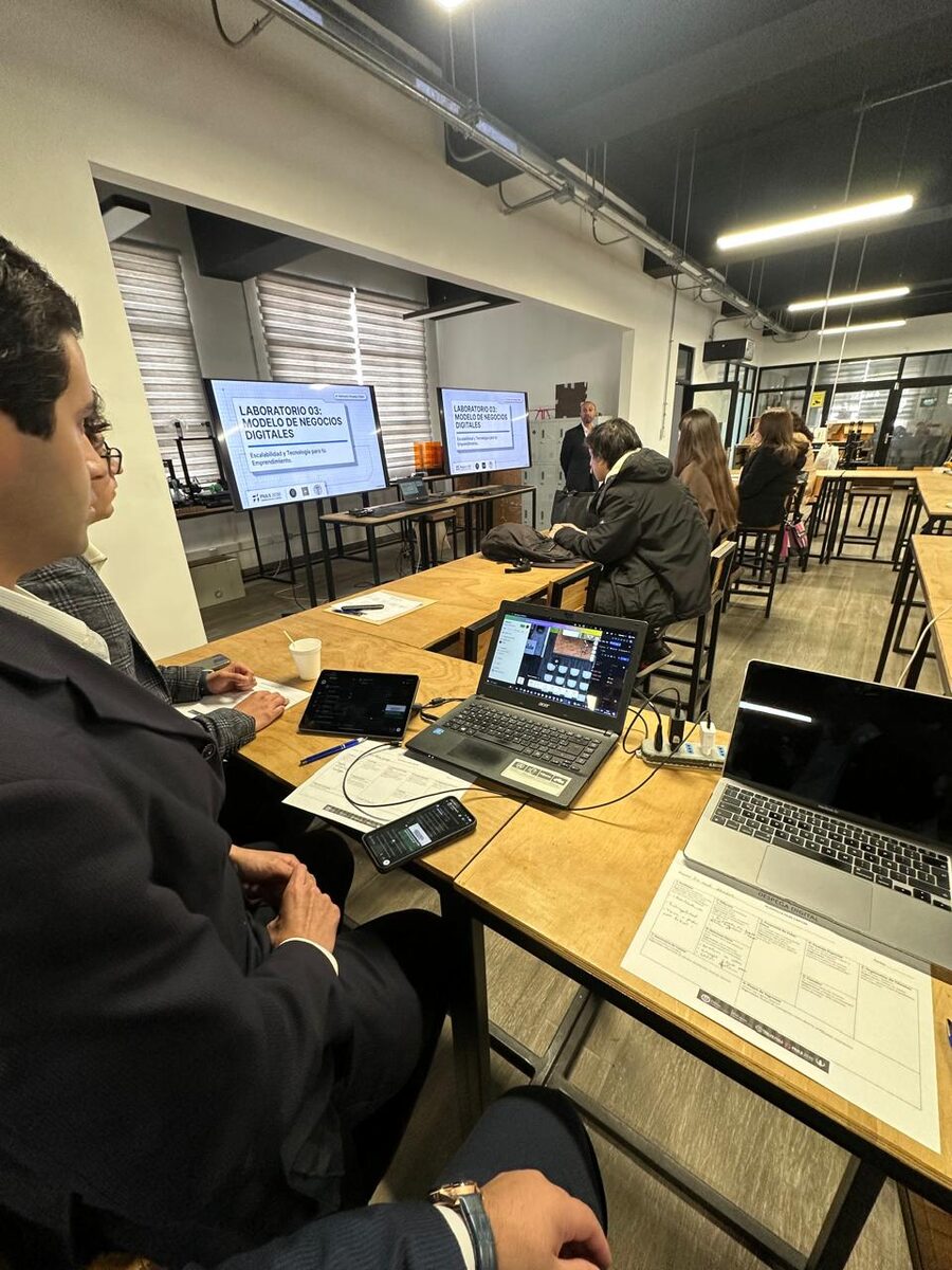 Laboratorio de negocios digitales — Comunidad HHBC
